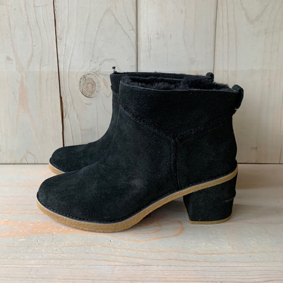 UGG KASEN 2 BLACK SUEDE BOOTIES NIB - Picture 4 of 7